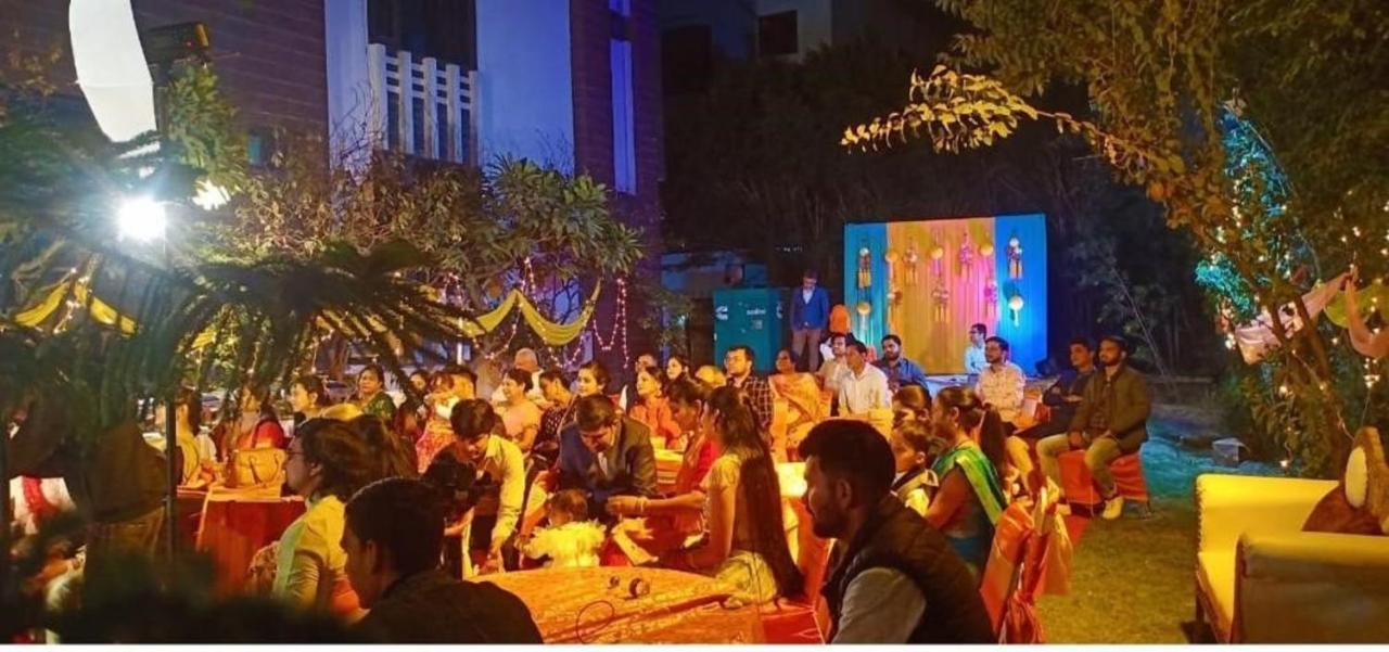 فندق Dreamz Hospitality غورغاون المظهر الخارجي الصورة